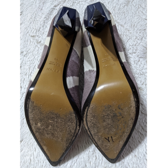 🚫SOLD🆕FENDI White & Taupe Cowhide Heels pumps - Picture 7 of 8